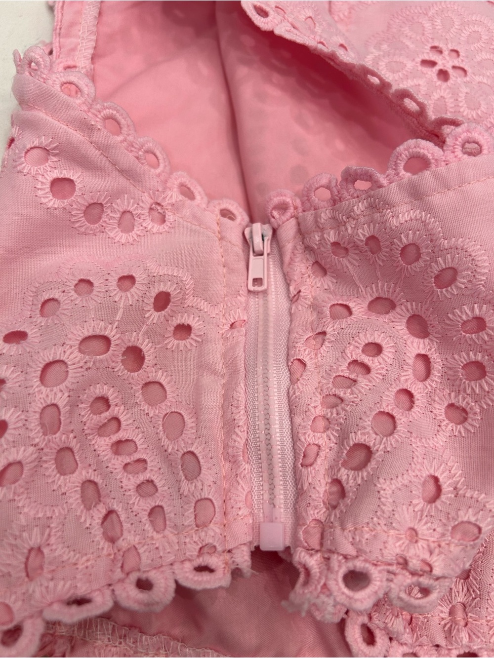 Pink Eyelet Lace Crop Top - Picture 4 of 8